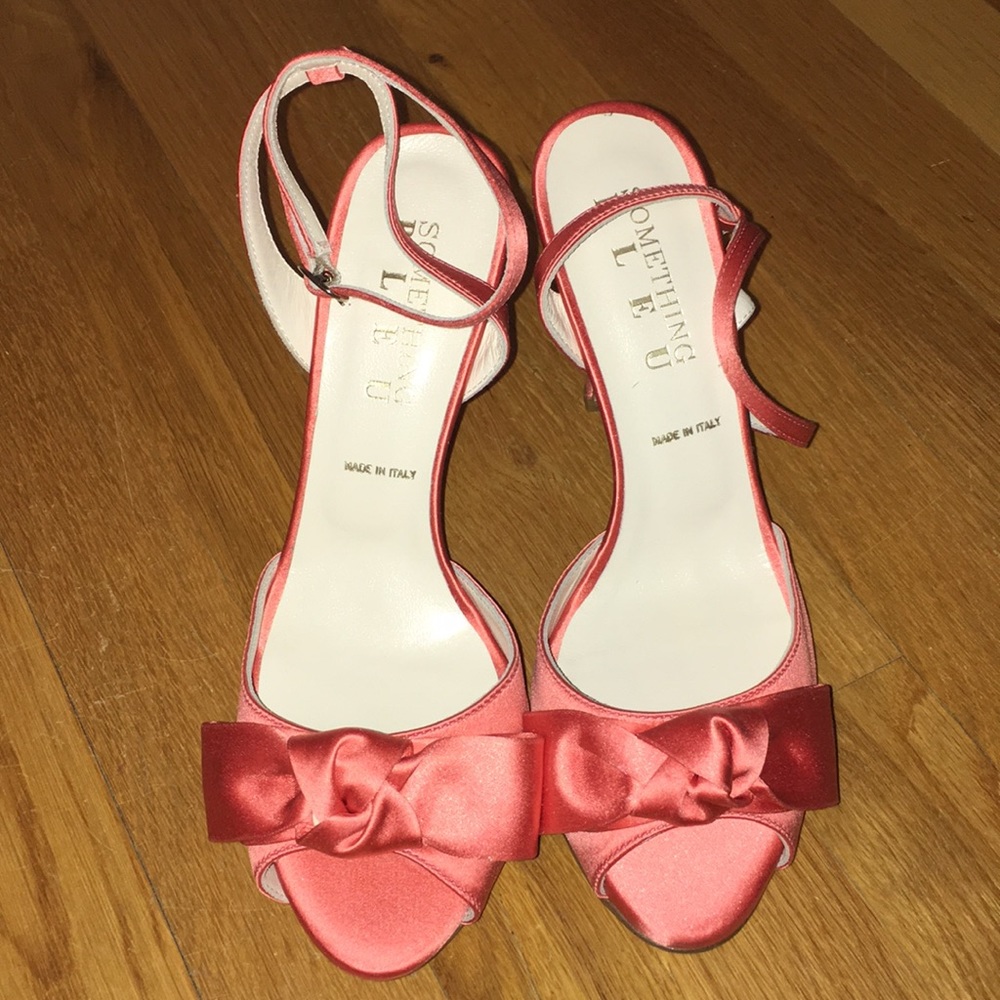 Something BLEu pumps